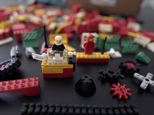 Lego mattoncini con minifigure - lego,